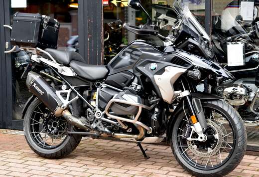 BMW TRIPLE BLACK (TVAC) ***MOTO VERTE***