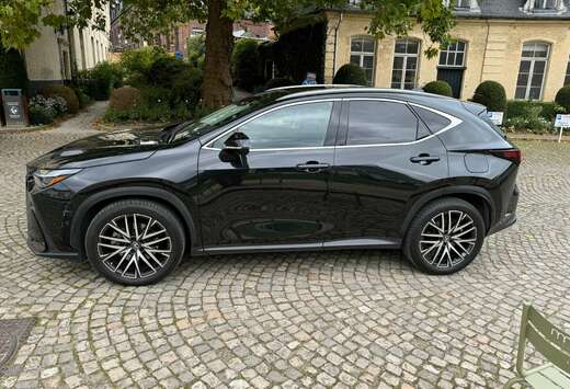 Lexus NX 450h  2.5i AWD Privilege Line E-CVT (227 kW) ...