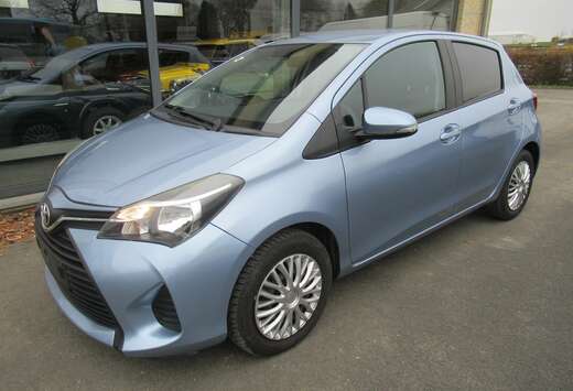 Toyota Yaris 1.33i VVT-i Active and pack Live 2