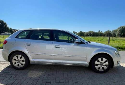 Audi A3 1.6 TDI Sportback DPF Attraction