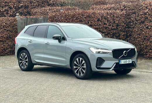 Volvo XC60 2.0 B4 MHEV Plus Dark