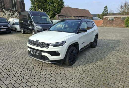 Jeep SUMMIT PHEV