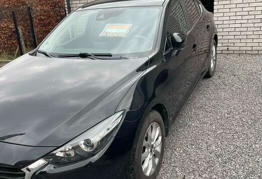 Mazda 3 1.5i Plug Edition