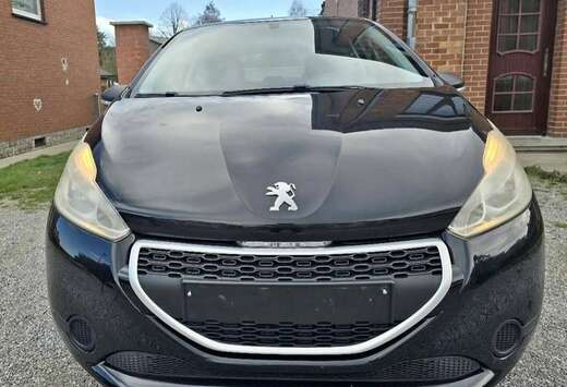 Peugeot 208 1.2i Allure