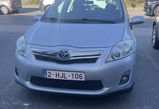 Toyota 1.8 Hybrid Life