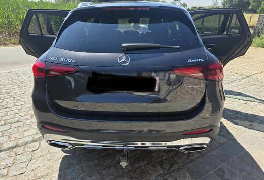 Mercedes-Benz e 4-Matic PHEV