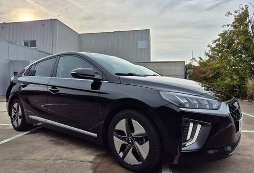 Hyundai 1.6 GDi HEV // HYBRID // 2022