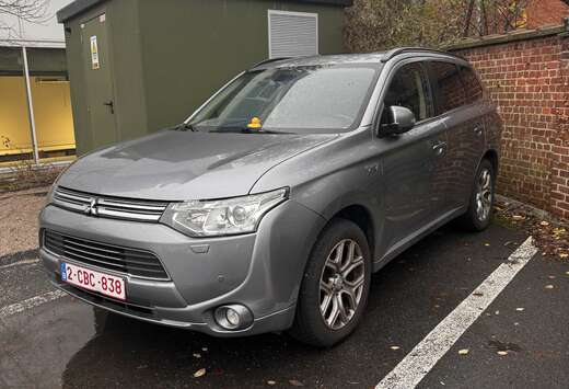 Mitsubishi 2.0 4WD Plug-In Hybrid
