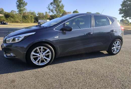 Kia Cee\'d 1.6 CRDi World Edition