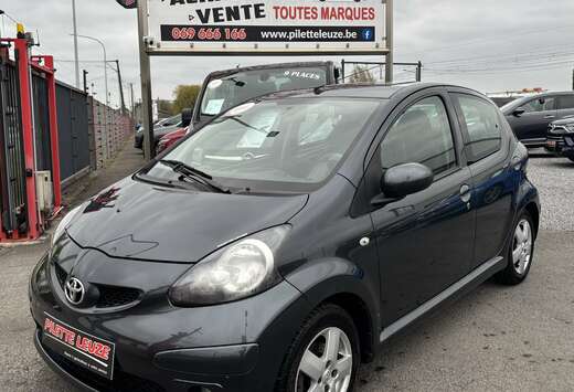 Toyota TOIT OUVRANT/NOUVELLE EMBRAYAGE/FAIBLE CONSOMM ...