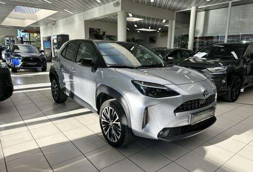 Toyota Elegant Bi-Tone