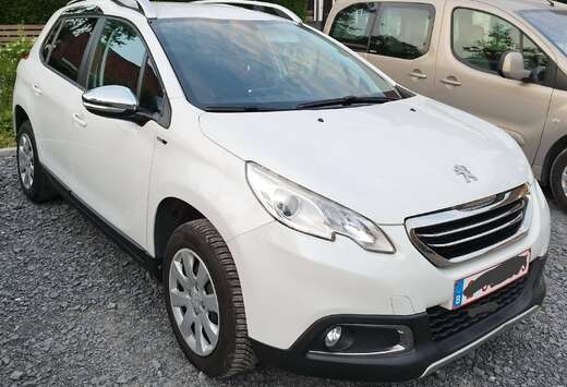 Peugeot 2008 1.2i PureTech Urban Cross