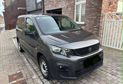 Peugeot 1.2 PureTech L1 Light Premium S/S(EU6.3)