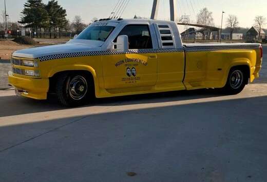 Chevrolet 3500 dually