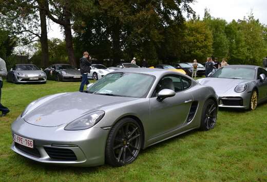 Porsche Sport Chrono/ 2.0 met laungecontrol en 370PK