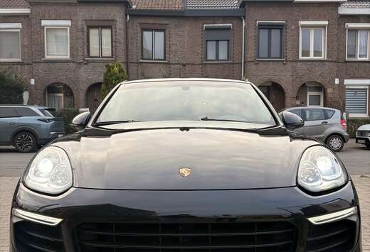 Porsche 3.0 TD V6 Platinum Edition Tiptronic S