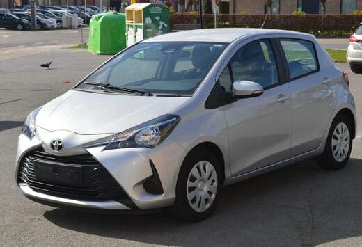 Toyota Yaris 1.0i VVT-i Y-oung