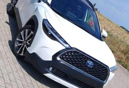 Toyota Corolla Cross Hybrid 2.0 AWD Premium e-CVT (14 ...