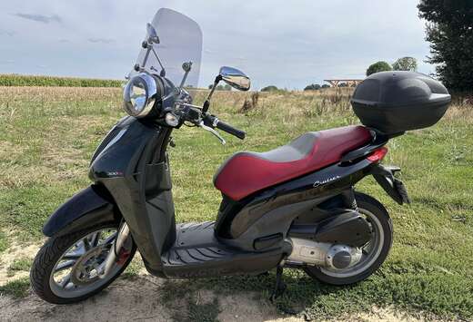 Piaggio Mooie Zwarte 300cc Scooter