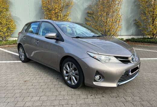 Toyota 1.8 Hybrid Executive