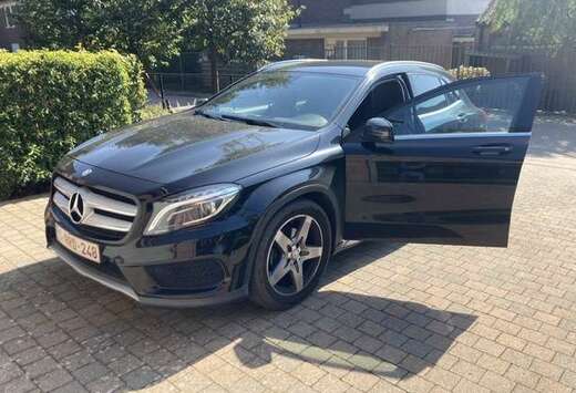 Mercedes-Benz GLA 180 AMG Line