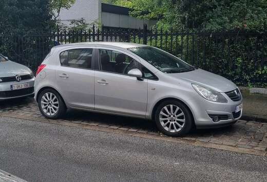 Opel 1.2i Essentia