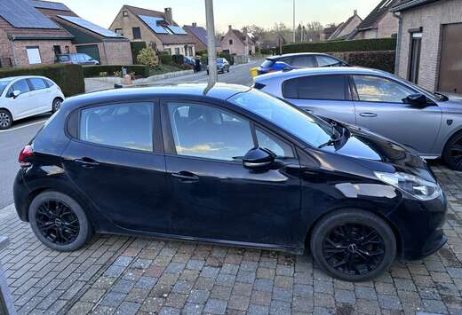 Peugeot 1.2i PureTech Signature S&S (EU6.2)