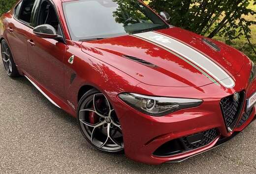 Alfa Romeo Giulia 2.9 V6 Bi-Turbo AT8 Quadrifoglio