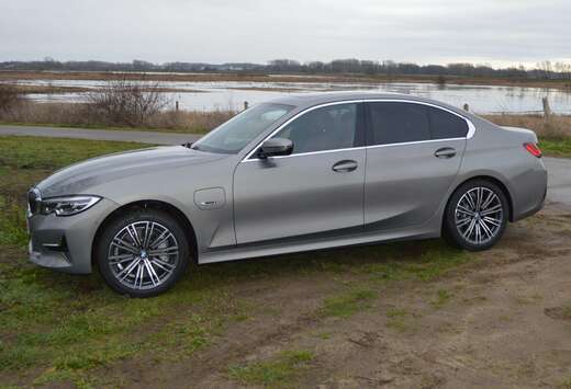 BMW 330e xdrive berline