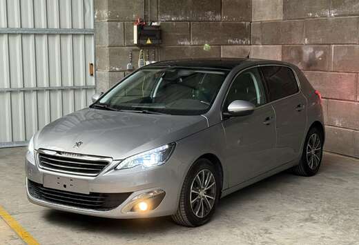 Peugeot 1.2 essence *Toit panoramique* *Boite Auto*