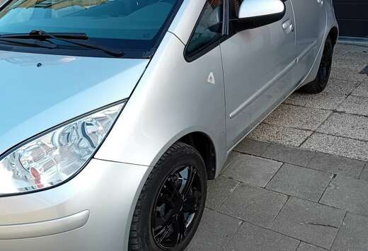 Mitsubishi 1.3i  essence automatique  0484189924