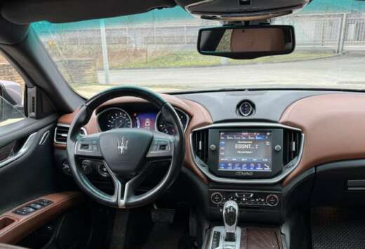 Maserati Diesel Automatik  1-prop , carnet. à jour