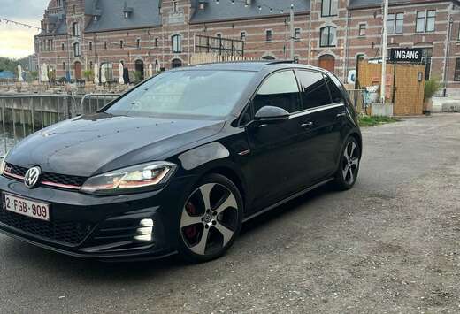 Volkswagen GTI 7.5 PERFORMANCE 245PK FULL BLACK