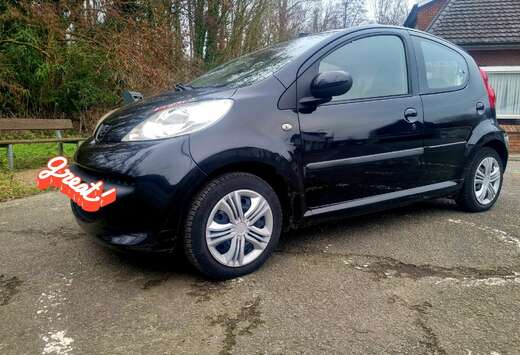 Peugeot 107 1.0i automatique 0490 43 49 32