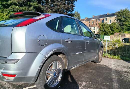 Ford Focus 1.6i 16v Ghia