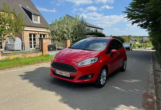 Ford 1.6i Ti-VCT Sound Connec. Plus Titanium