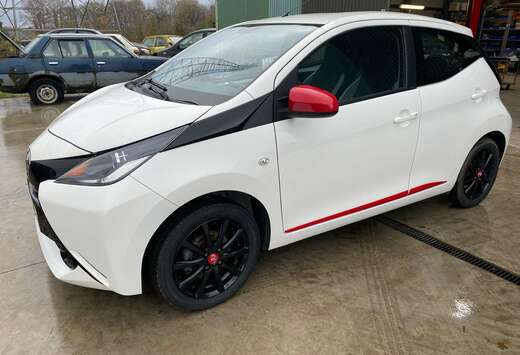 Toyota Aygo 1.0i VVT-i x-play