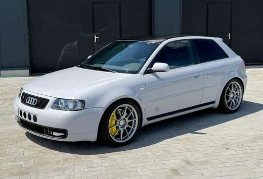 Audi S3 1.8 T quattro