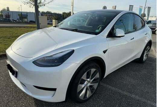 Tesla Model Y 72.5 kWh Long Range RWD