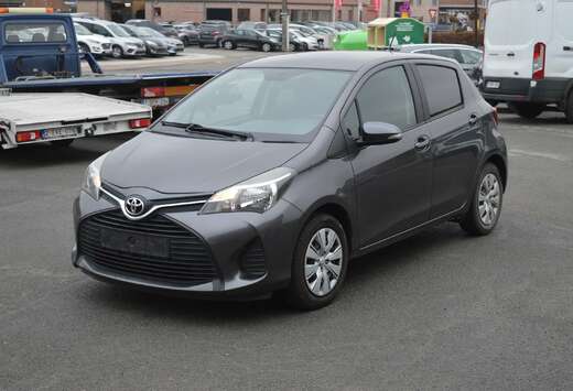 Toyota Yaris 1.33i VVT-i Active and pack Live 2