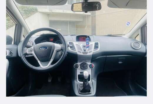 Ford 1.25i Sound Connection Plus Titanium