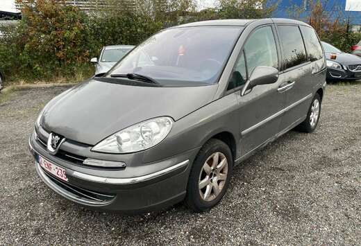 Peugeot 2.0d 100kw/136ch *  2010  * 157.000km * 7 pla ...