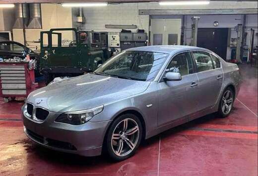 BMW 523i