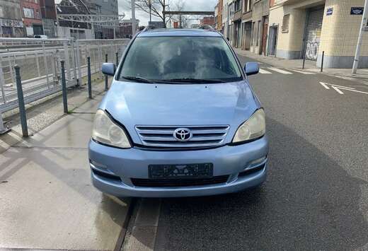 Toyota 2.0i VVT-i 16v 7 pls boite automatique