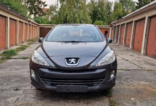 Peugeot benzine 66 ooo km gekeurd voor verkoop