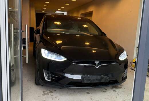 Tesla Model X 90 kWh Dual Motor 7 places