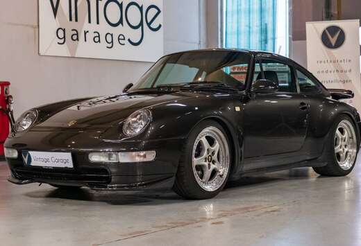 Porsche 911 Carrera 4