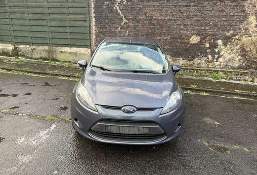 Ford 1.4 TDCi Sound Connection Plus Titanium