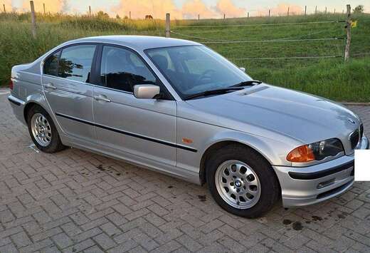 BMW 320i Garantie 12 mois 0479/03.01.65