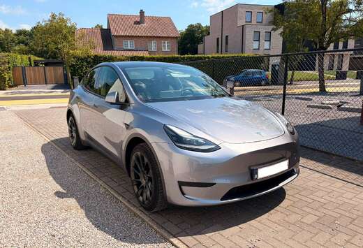 Tesla Model Y 52 kWh Standard Range RWD